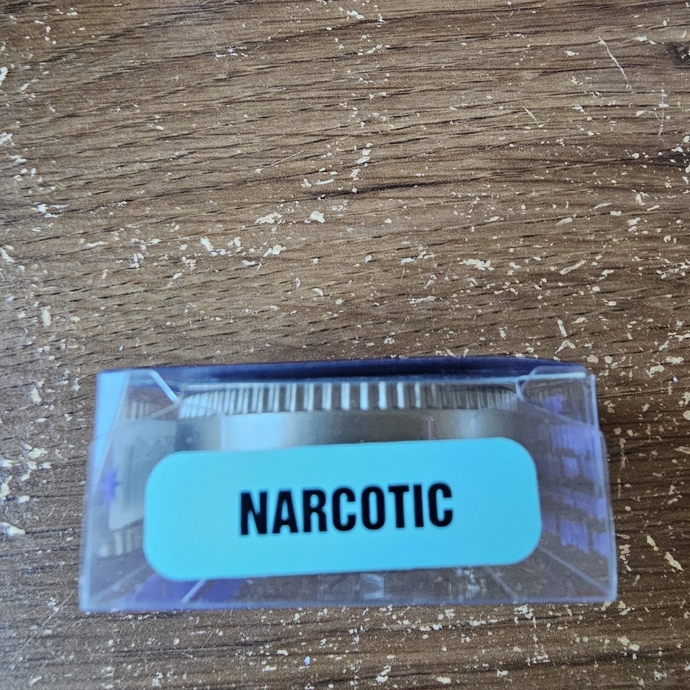 NIB Urban Decay Matte Eyeshadow in NARCOTIC - Vibrant Aqua - Discontinued RARE - Picture 5 of 9